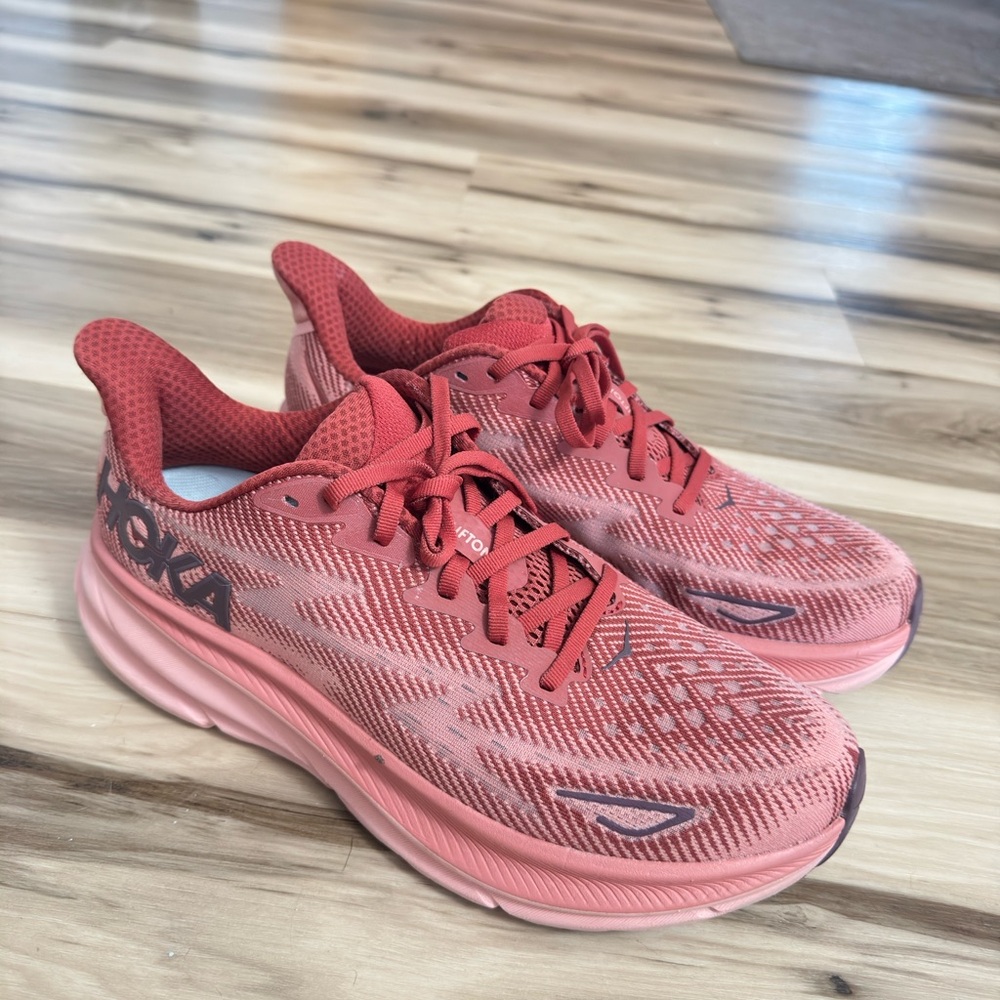 Hoka Clifton 9 Athletic Shoes